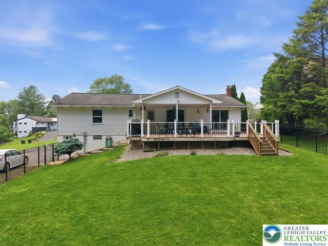 9 Stonecroft Drive, Easton, PA 18045