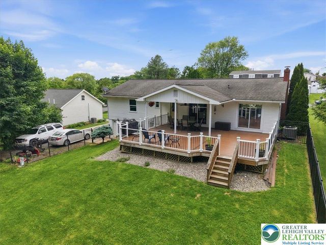 9 Stonecroft Drive, Easton, PA 18045