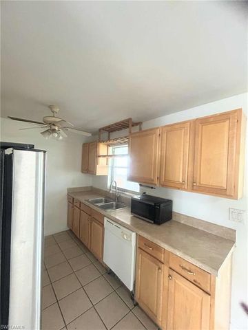 322 NE 11th PL, Cape Coral, FL 33909