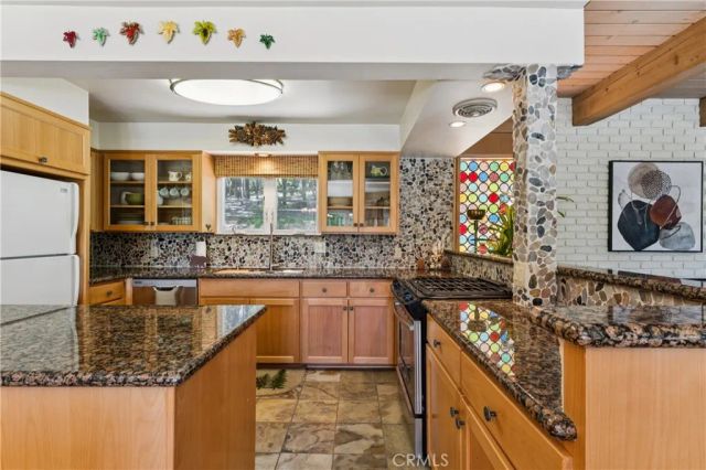 27711 Hamiltair Drive, Lake Arrowhead, CA 92352