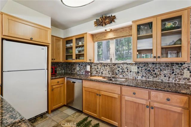 27711 Hamiltair Drive, Lake Arrowhead, CA 92352