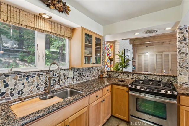 27711 Hamiltair Drive, Lake Arrowhead, CA 92352