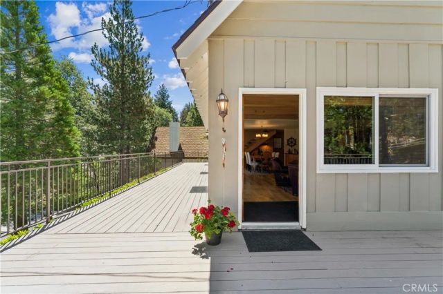 27711 Hamiltair Drive, Lake Arrowhead, CA 92352