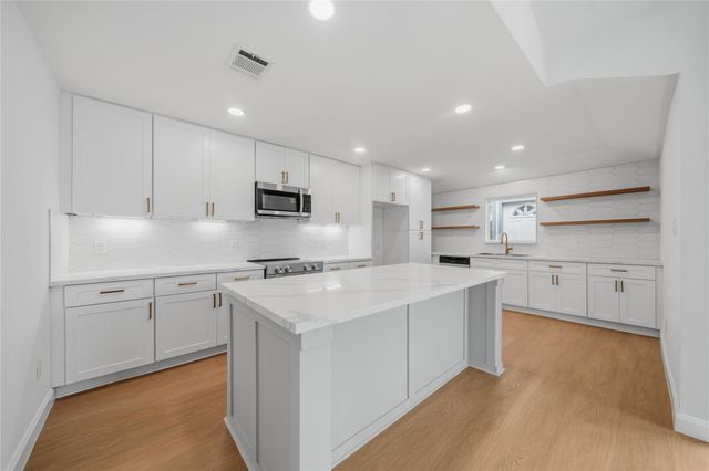 1102 Lexington Court, Missouri City, TX 77489