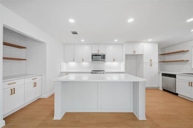 1102 Lexington Court, Missouri City, TX 77489
