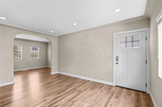 1861 S Redondo, Los Angeles, CA 90019