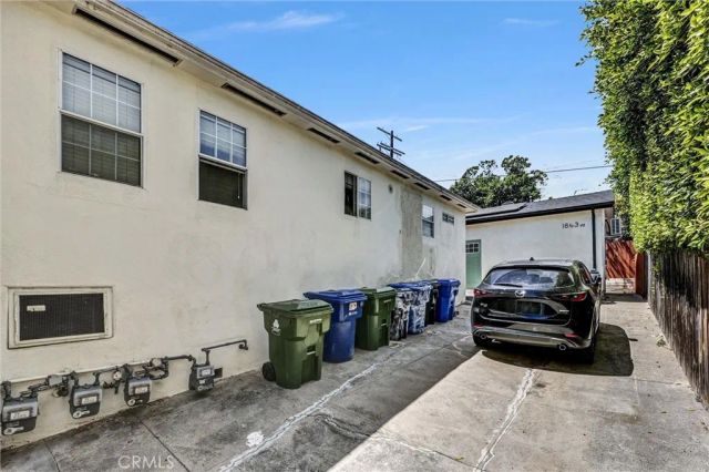 1861 S Redondo, Los Angeles, CA 90019