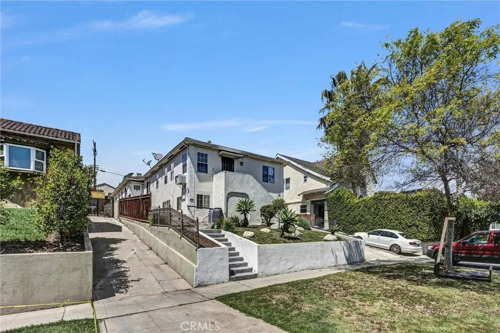1861 S Redondo, Los Angeles, CA 90019