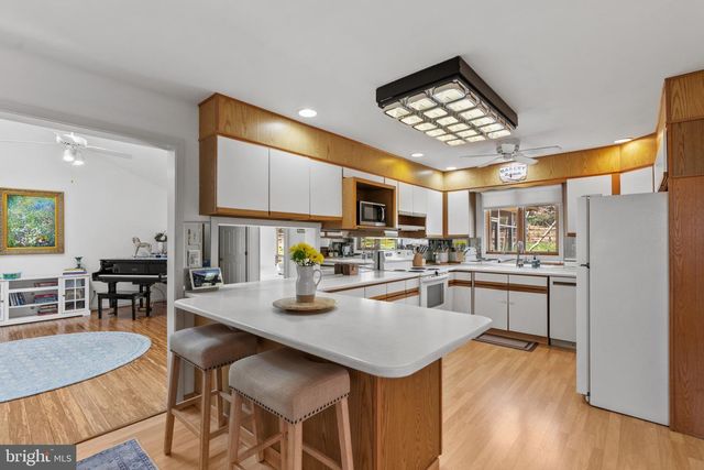 40 RAPHAEL RD, Hockessin, DE 19707