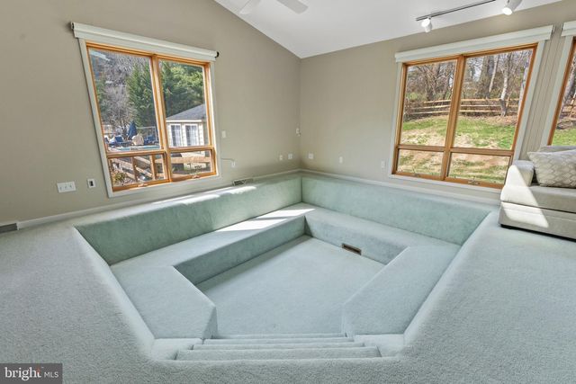 40 RAPHAEL RD, Hockessin, DE 19707