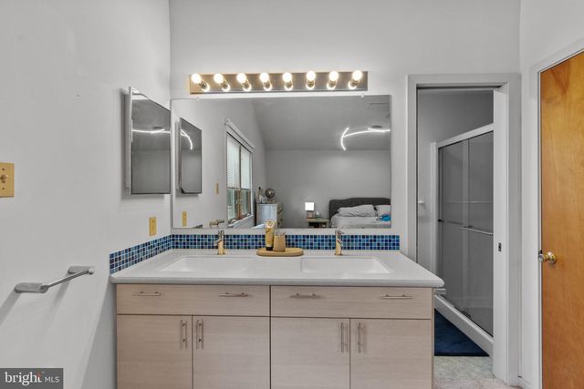 40 RAPHAEL RD, Hockessin, DE 19707