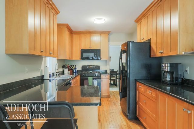 75 Mapleton Road, Grosse Pointe Farms, MI 48236