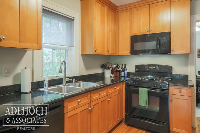 75 Mapleton Road, Grosse Pointe Farms, MI 48236