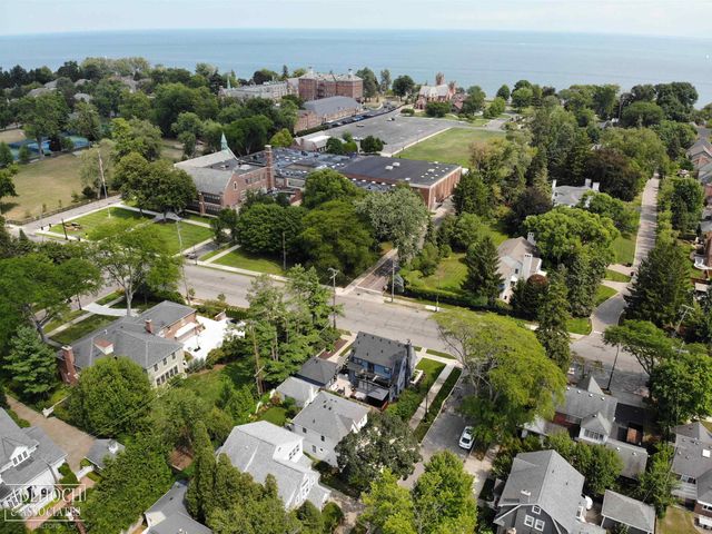75 Mapleton Road, Grosse Pointe Farms, MI 48236