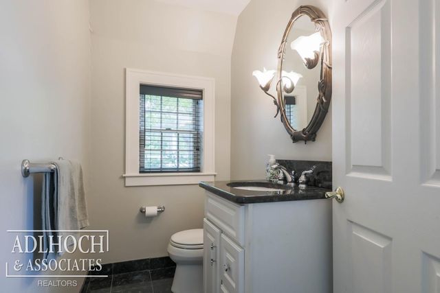 75 Mapleton Road, Grosse Pointe Farms, MI 48236