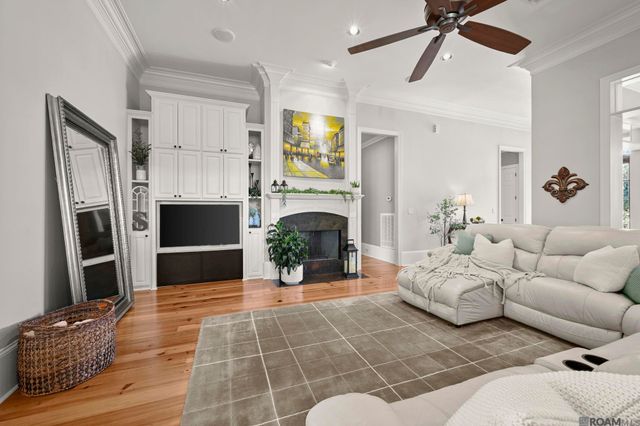 16247 Woodville Dr, Prairieville, LA 70769