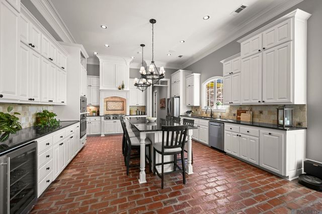 16247 Woodville Dr, Prairieville, LA 70769