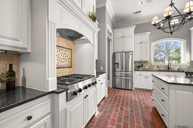 16247 Woodville Dr, Prairieville, LA 70769