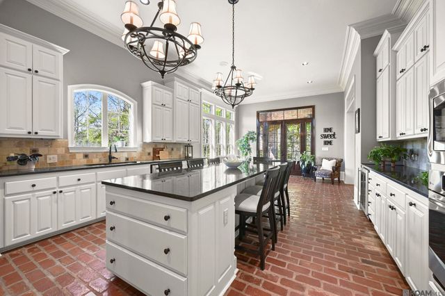 16247 Woodville Dr, Prairieville, LA 70769