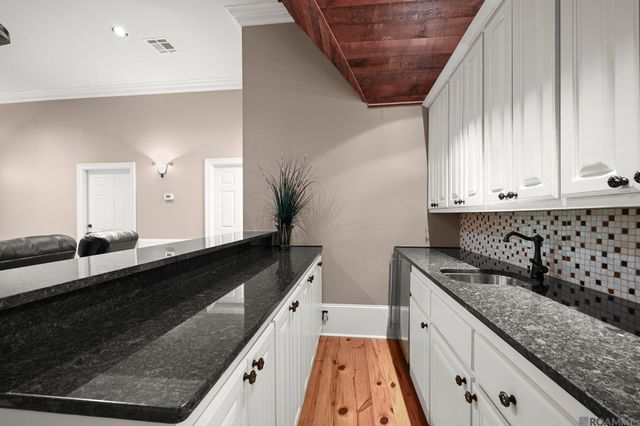 16247 Woodville Dr, Prairieville, LA 70769