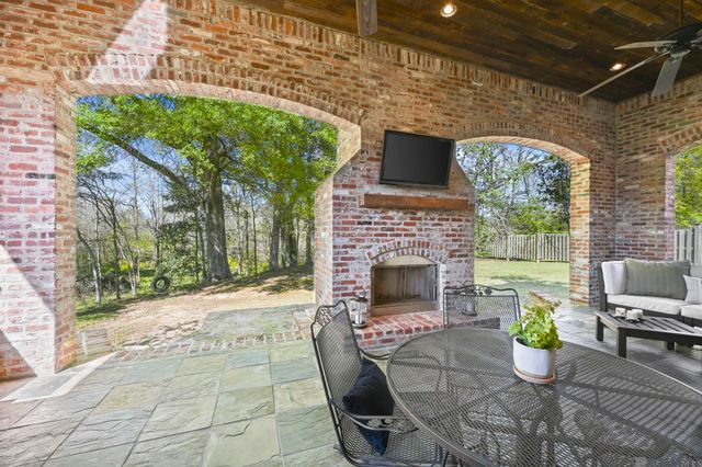 16247 Woodville Dr, Prairieville, LA 70769