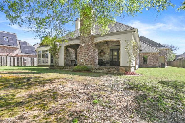 16247 Woodville Dr, Prairieville, LA 70769