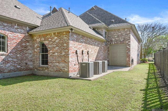 16247 Woodville Dr, Prairieville, LA 70769