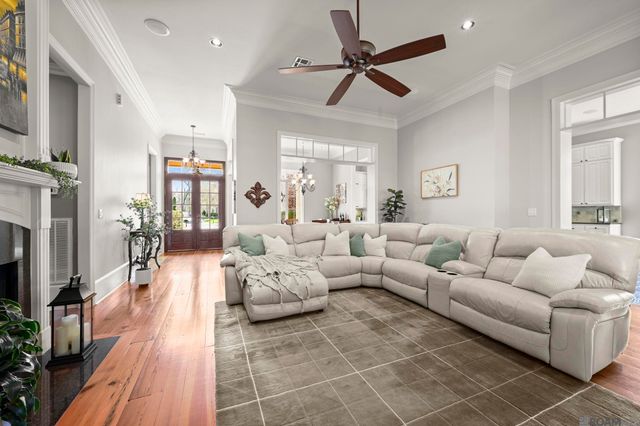 16247 Woodville Dr, Prairieville, LA 70769