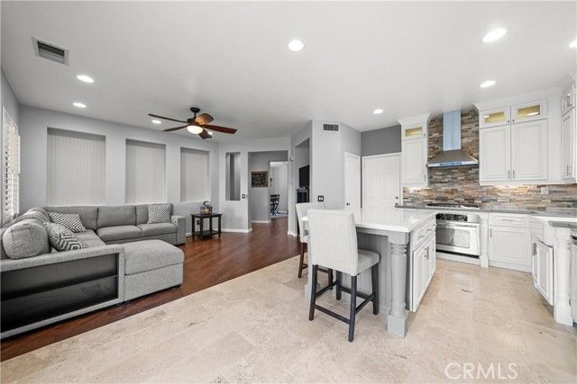 28640 Silverking Trail, Saugus (santa Clarita), CA 91390