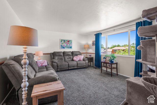 5062 S 2875 W, Roy, UT 84067