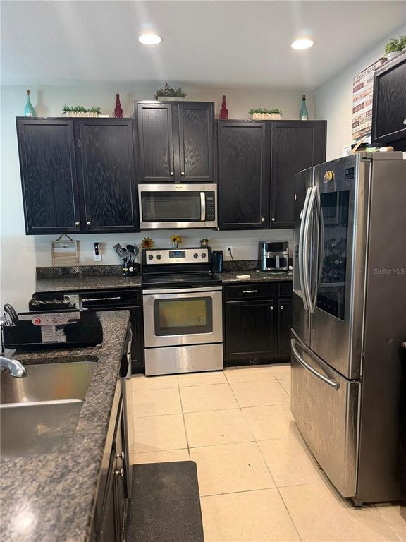 Image 7 of property listing at 2307 KENNINGTON COVE, Deland, FL 32724