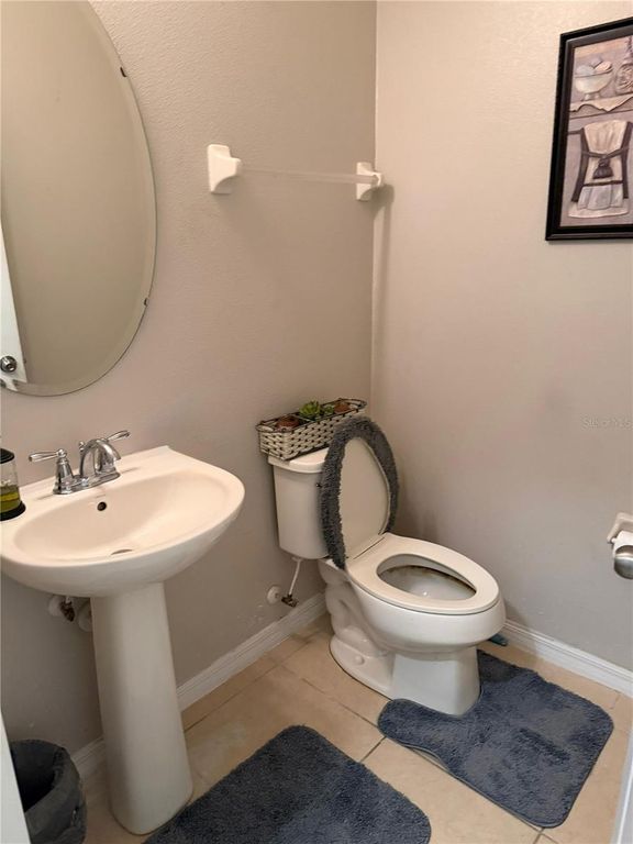 Image 8 of property listing at 2307 KENNINGTON COVE, Deland, FL 32724