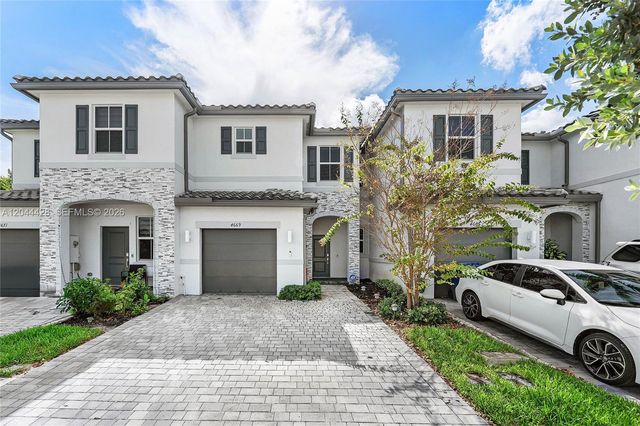 4669 NW 118th Avenue, Coral Springs, FL 33076