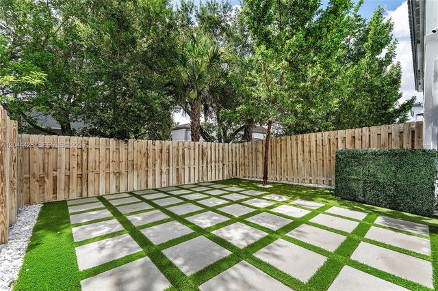4669 NW 118th Avenue, Coral Springs, FL 33076