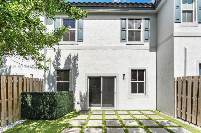 4669 NW 118th Avenue, Coral Springs, FL 33076