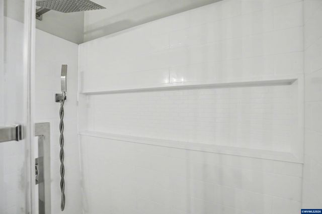 1084 24th St NE, Salem, OR 97301