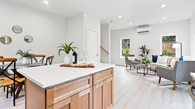 21855 Wavecrest Avenue NE, Poulsbo, WA 98370