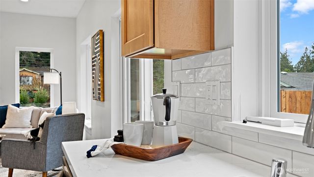 21855 Wavecrest Avenue NE, Poulsbo, WA 98370