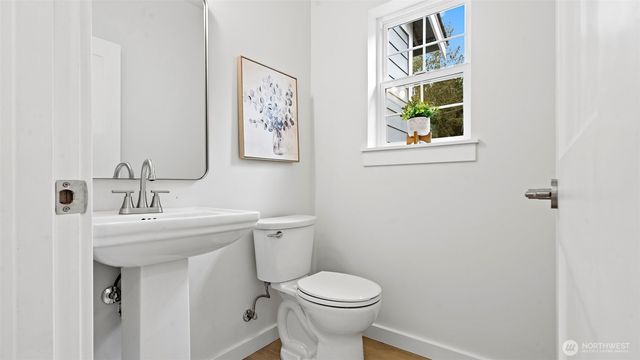 21855 Wavecrest Avenue NE, Poulsbo, WA 98370