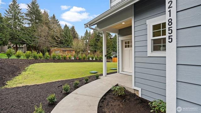 21855 Wavecrest Avenue NE, Poulsbo, WA 98370