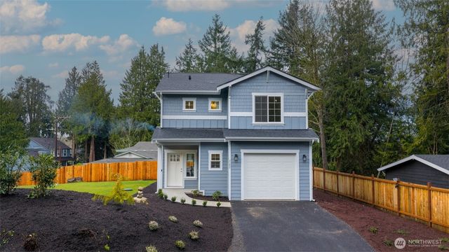21855 Wavecrest Avenue NE, Poulsbo, WA 98370