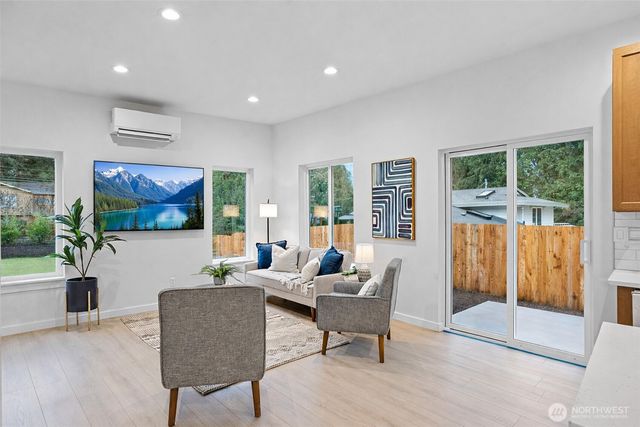 21855 Wavecrest Avenue NE, Poulsbo, WA 98370