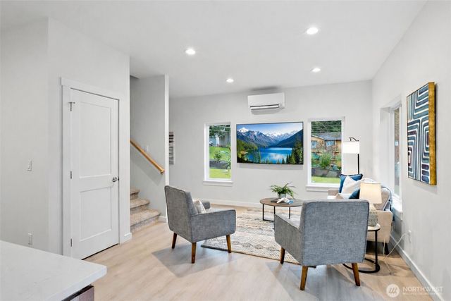 21855 Wavecrest Avenue NE, Poulsbo, WA 98370