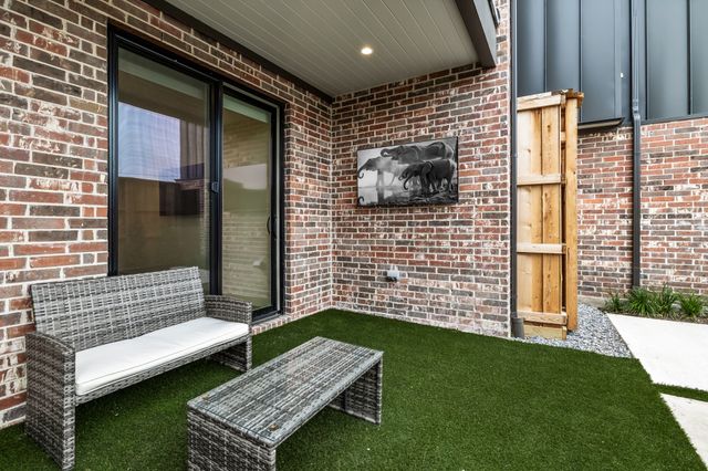 1852 Mecca Street, Dallas, TX 75206