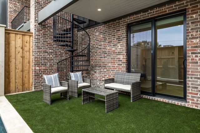 1852 Mecca Street, Dallas, TX 75206
