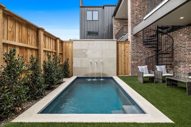 1852 Mecca Street, Dallas, TX 75206