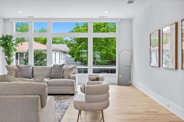 1852 Mecca Street, Dallas, TX 75206