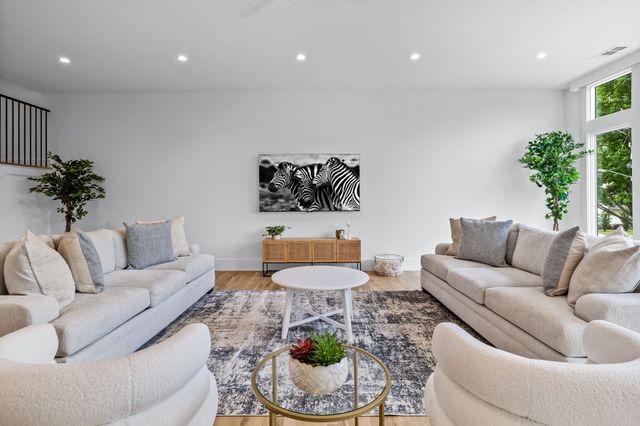 1852 Mecca Street, Dallas, TX 75206