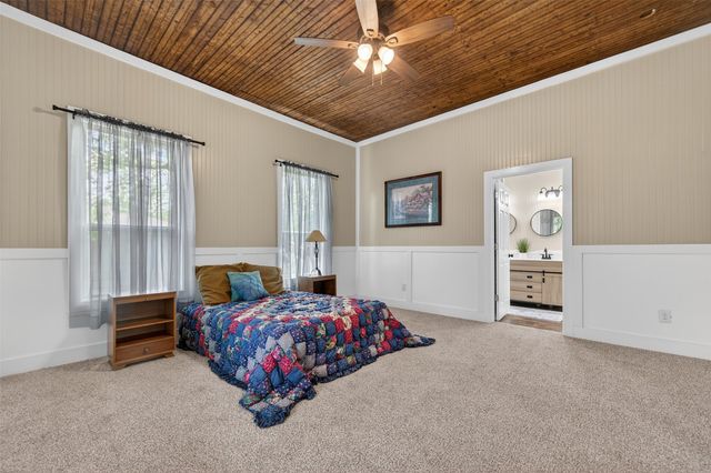 909 N Howard Street, Palestine, TX 75801