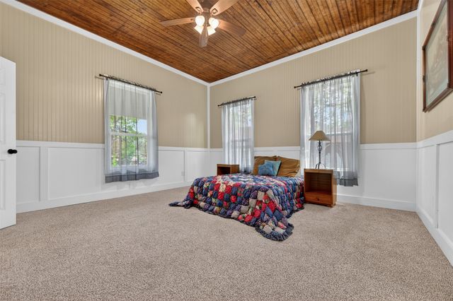 909 N Howard Street, Palestine, TX 75801